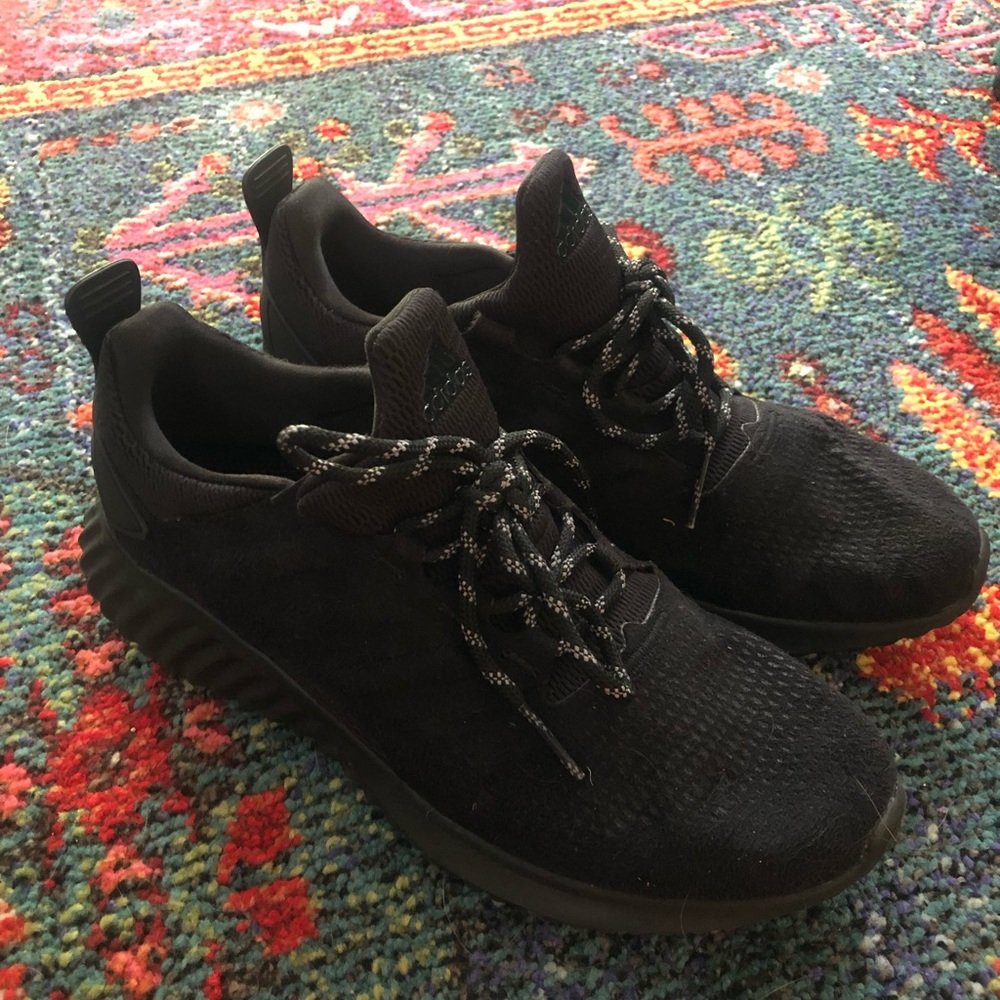 Adidas Women’s Bounce size 9 all black